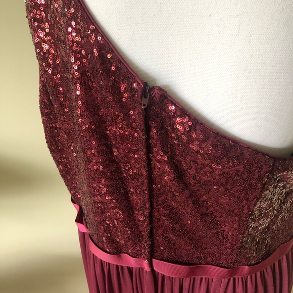 David’s Bridal Bridal Party Gown One Shoulder - Picture 4 of 6